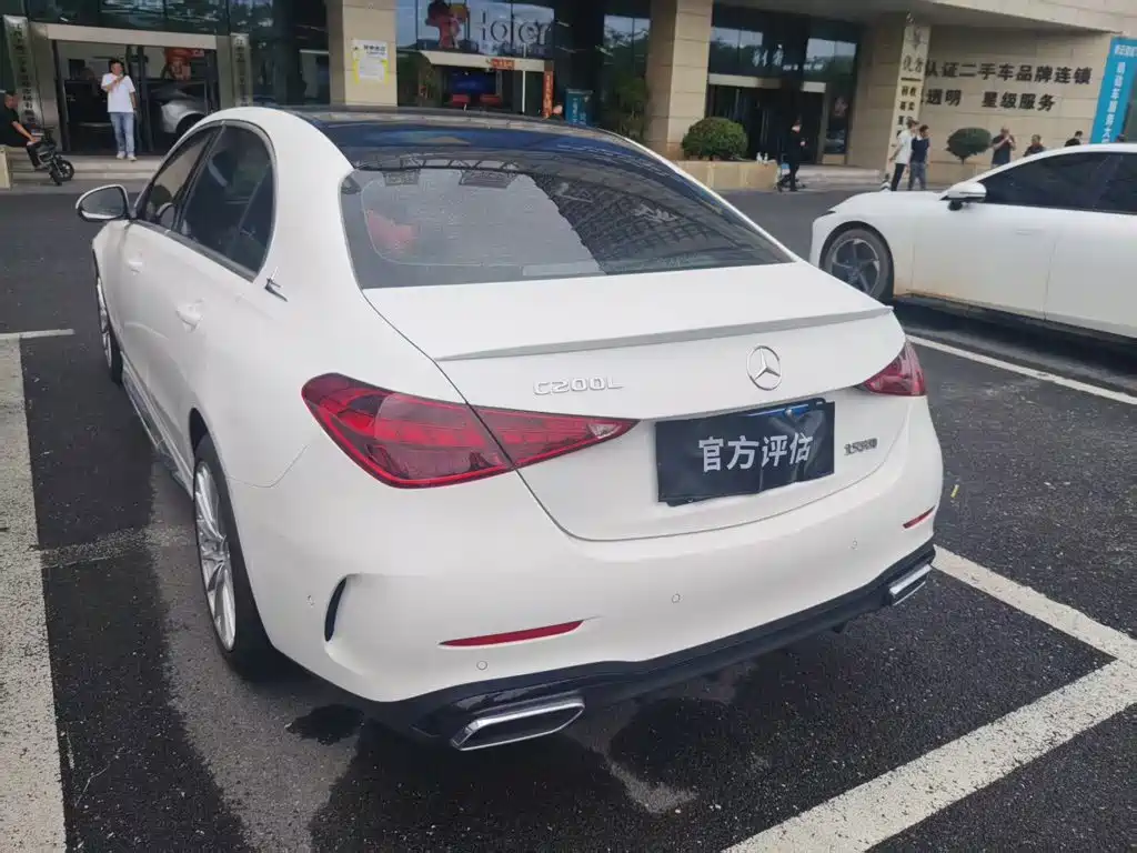 Mercedes-Benz C-Class 2024