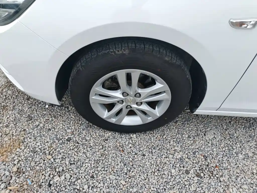 Chevrolet Cavalier 2018 — фото 23