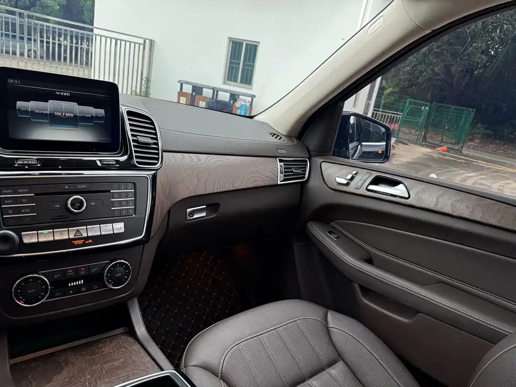Mercedes-Benz GLE 2018 — фото 13