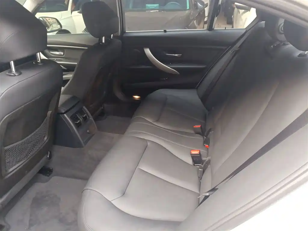 BMW 3 Series 2015 — фото 17