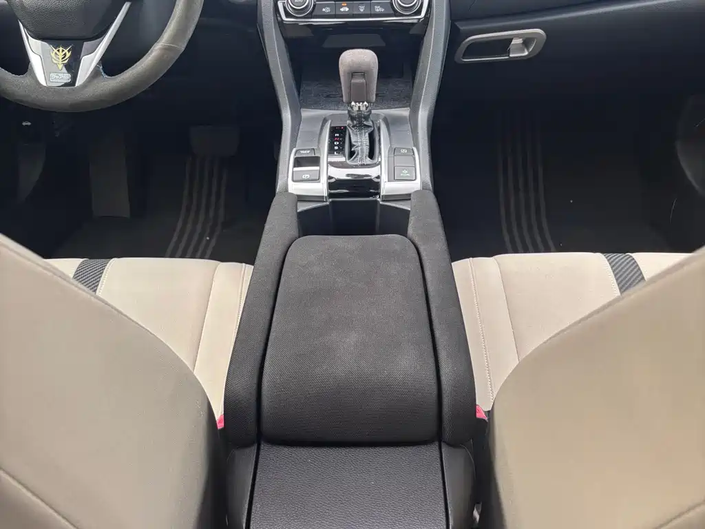 Honda Civic 2018 — фото 15