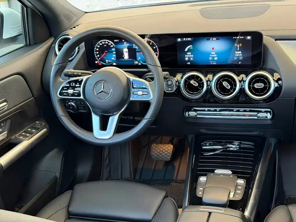 Mercedes-Benz GLA 2023