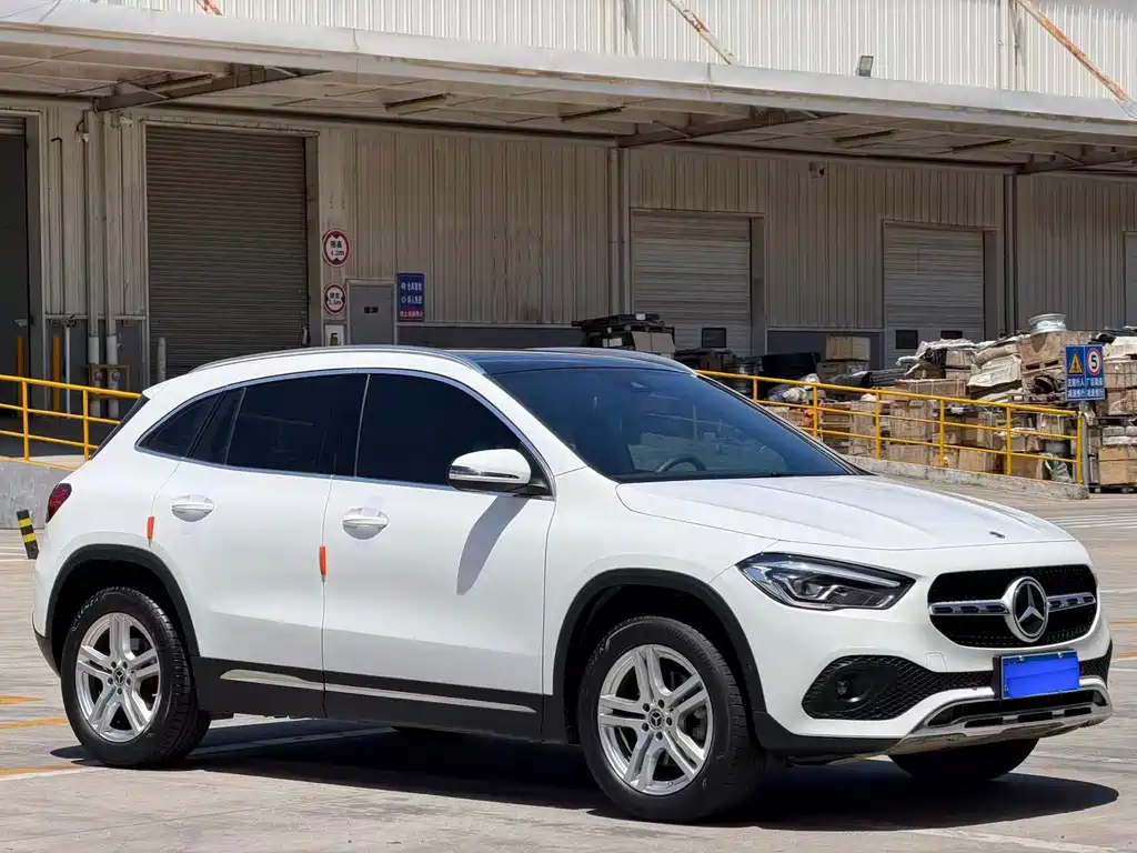Mercedes-Benz GLA 2023