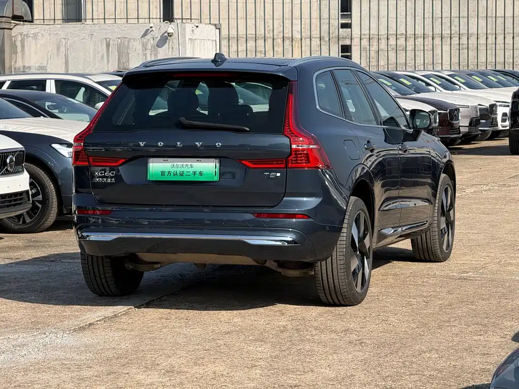 Volvo XC60 Plug-In Hybrid 2024 — фото 6