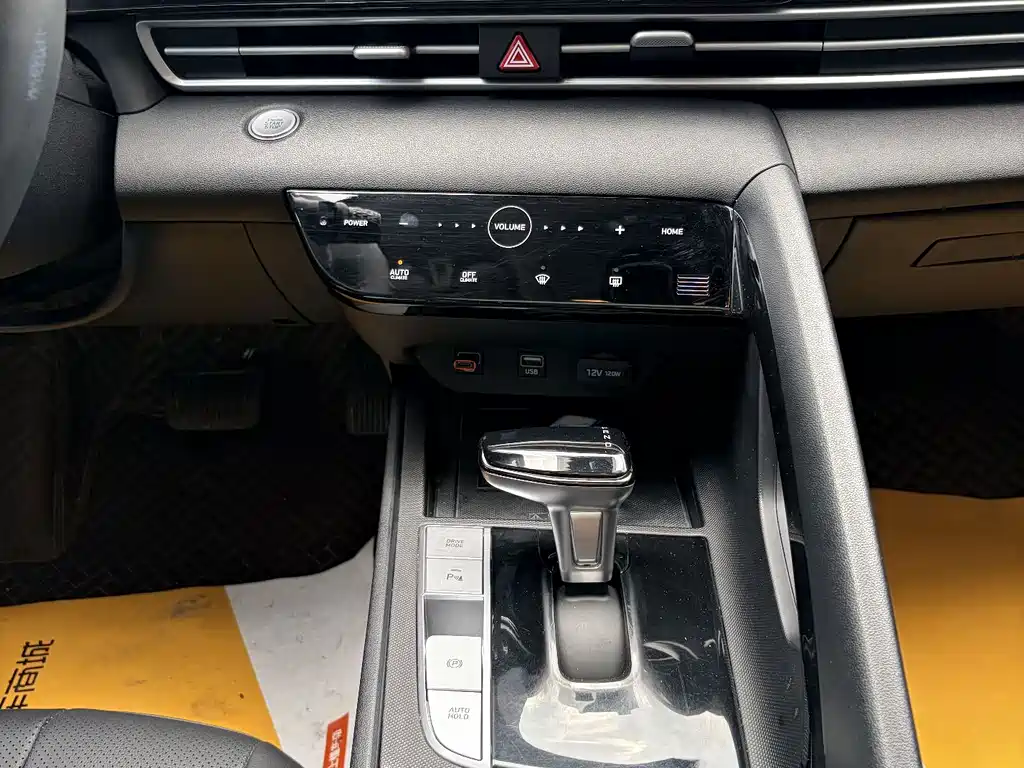 Hyundai Elantra 2022 — фото 14