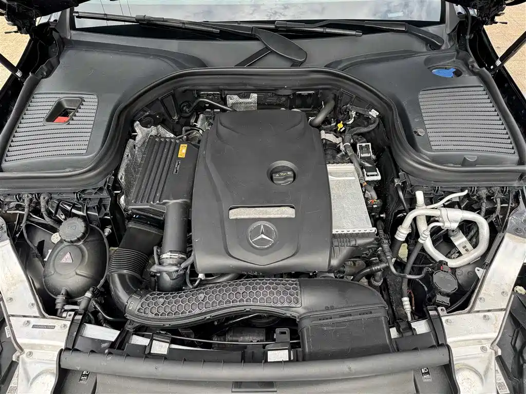 Mercedes-Benz GLC 2017 — фото 17