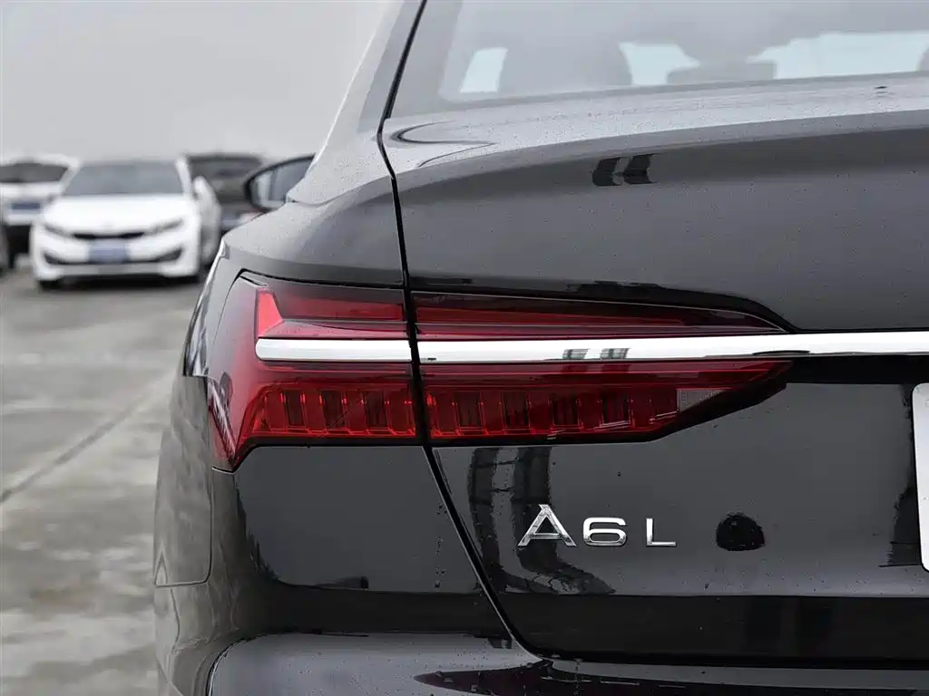 Audi A6L 2022 — фото 18