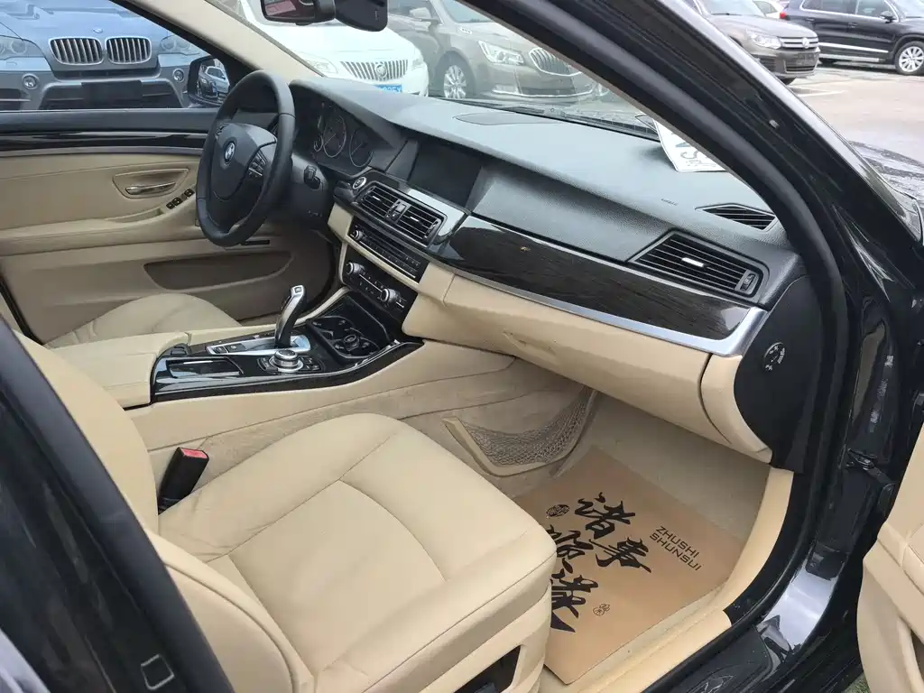 BMW 5 Series 2012 — фото 13