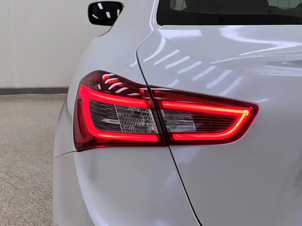 Maserati Ghibli 2016 — фото 30