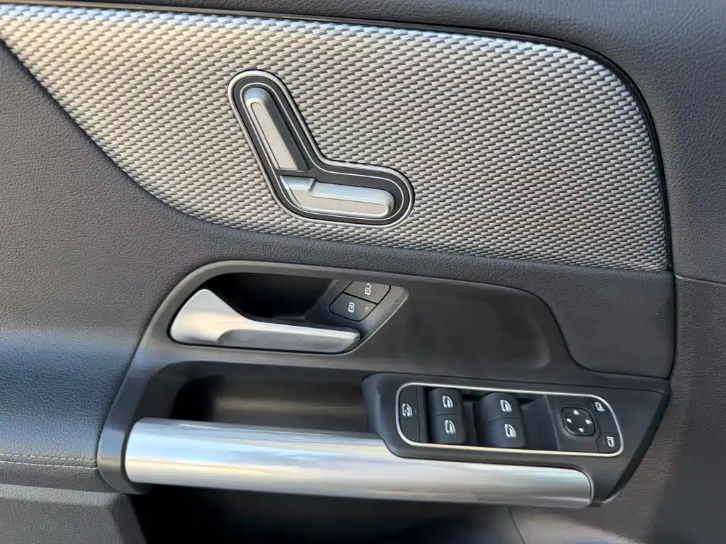 Mercedes-Benz GLA 2023 — фото 10