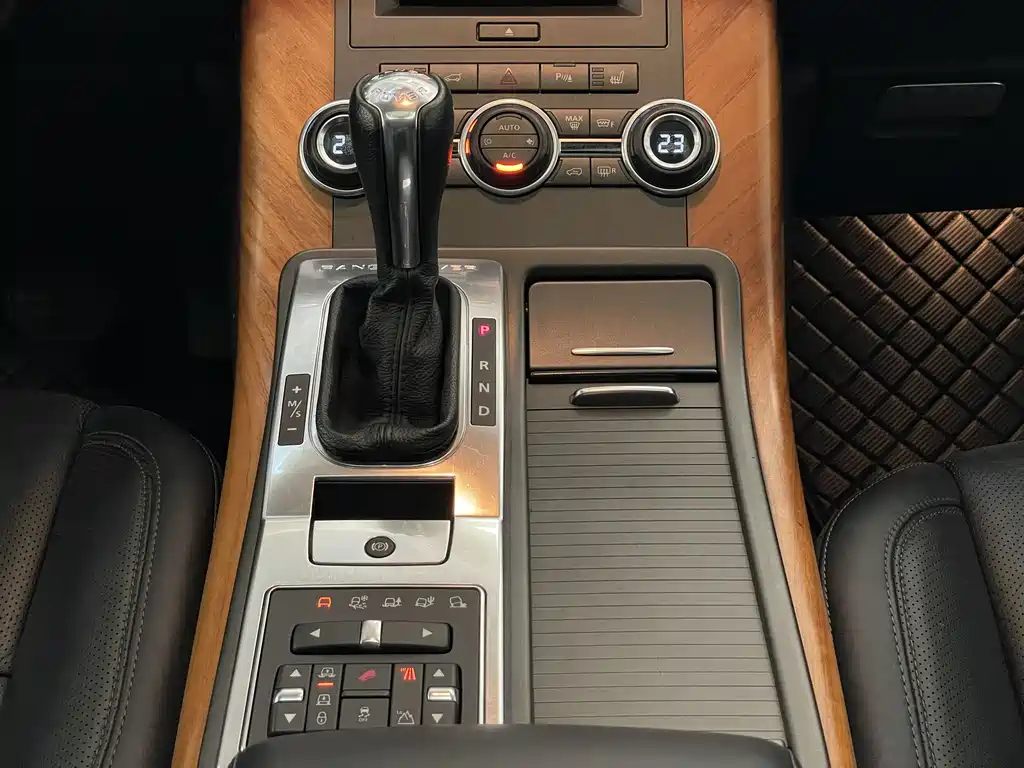 Land Rover Sport 2012 — фото 16