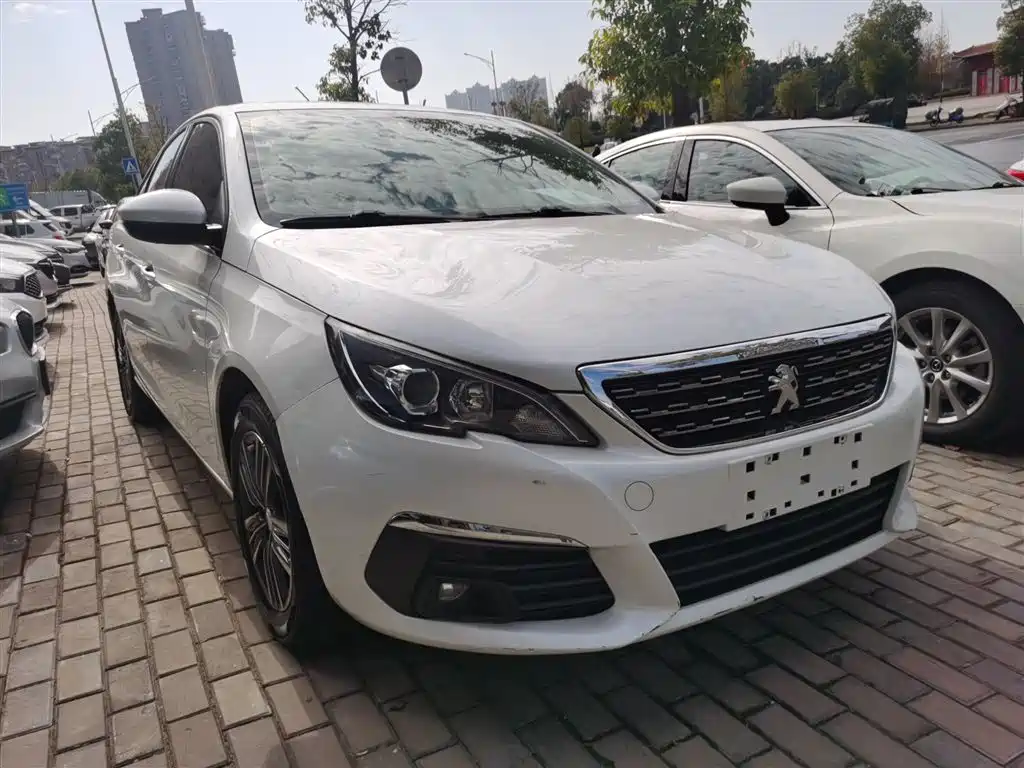 Peugeot 308 2018 — фото 23