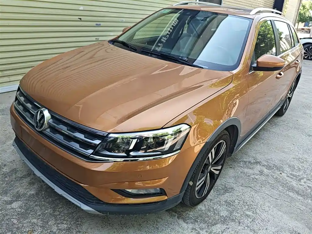Volkswagen Cross Lavida 2016 — фото 1