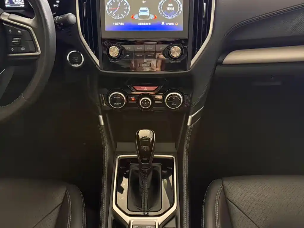 Subaru Forester 2022 — фото 16