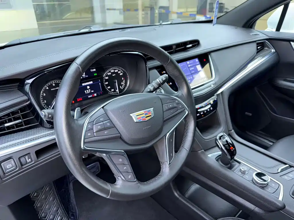 Cadillac XT5 2023 — фото 7