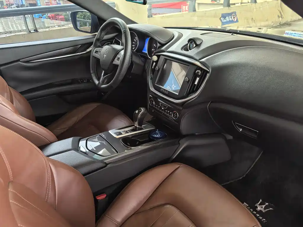 Maserati Ghibli 2016 — фото 42