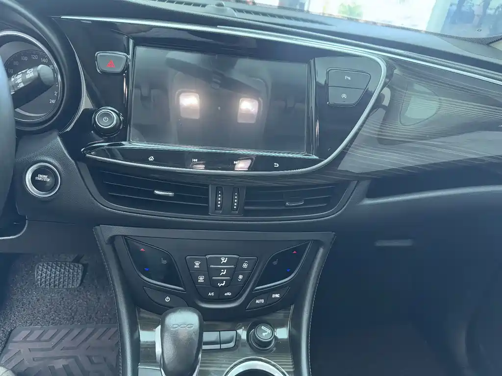Buick Envision Plus 2020 — фото 11