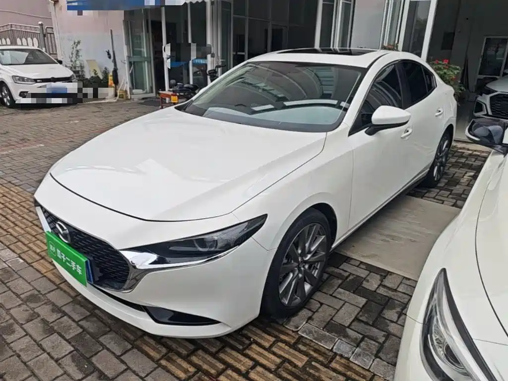 Mazda 3 Axela 2023 — фото 1