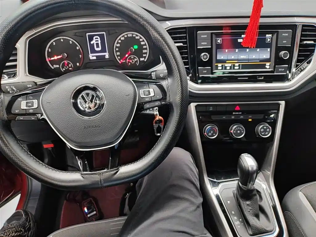 Volkswagen T-Roc 2020 — фото 10