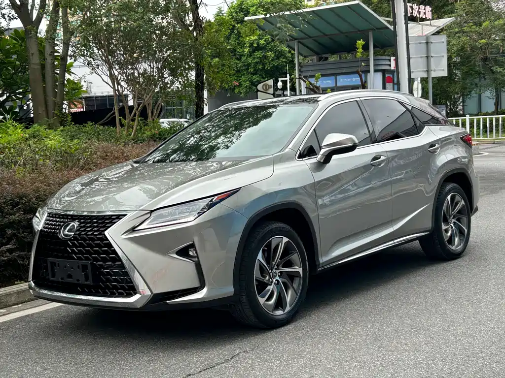Lexus RX 2018 — фото 1
