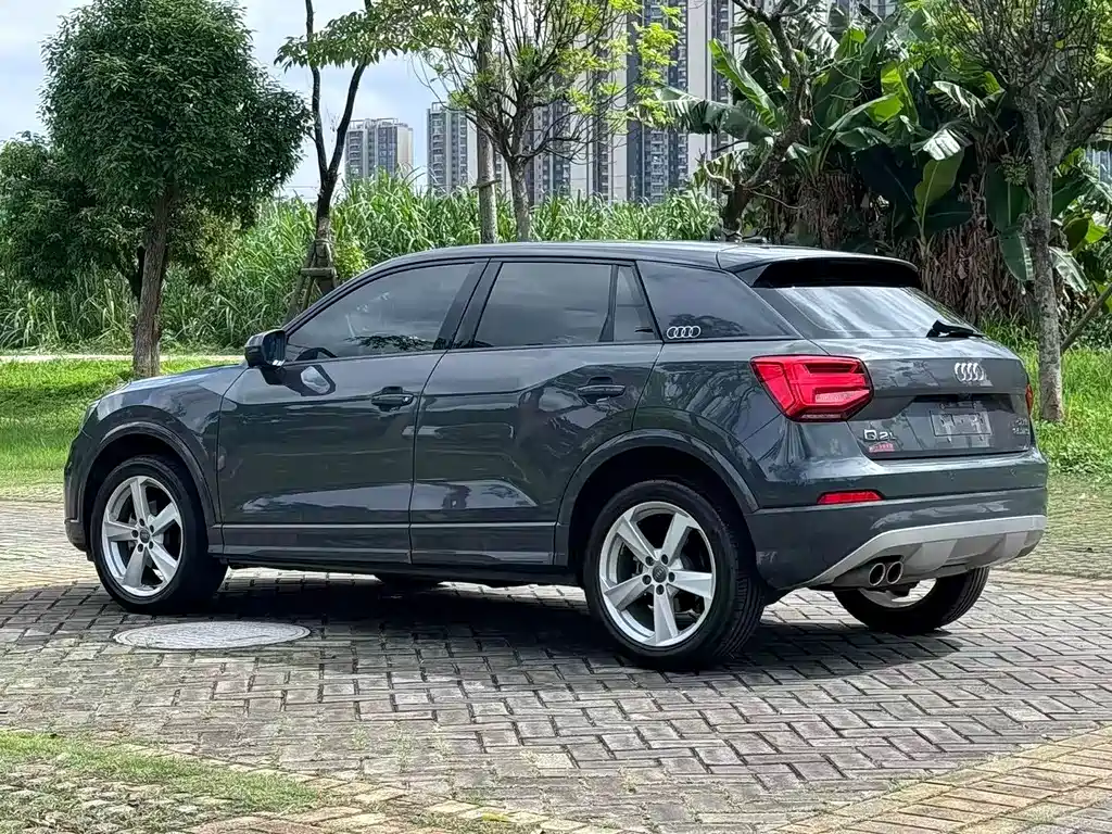 Audi Q2L 2021