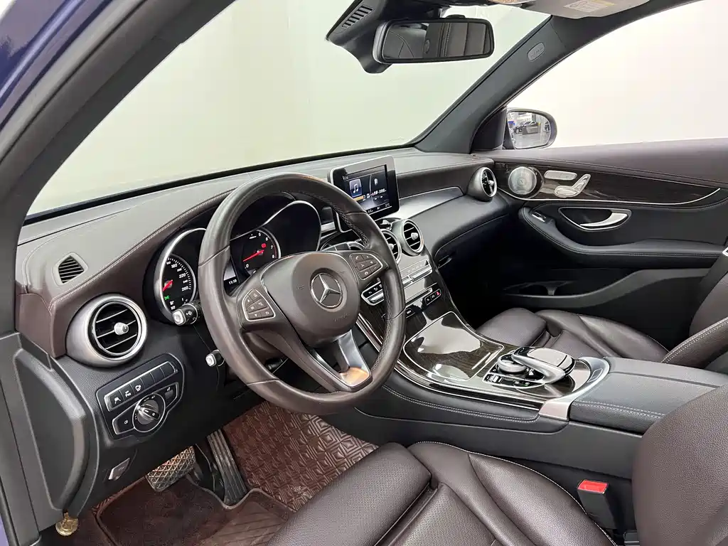 Mercedes-Benz GLC 2018 — фото 10