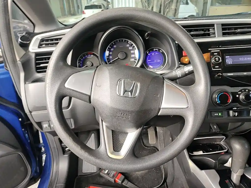 Honda Fit 2017 — фото 11