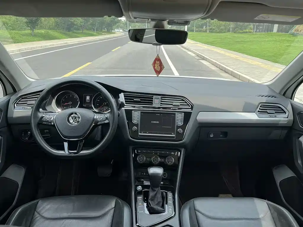 Volkswagen Tiguan L 2018 — фото 13