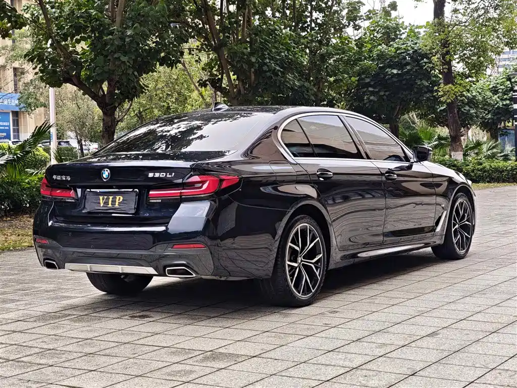 BMW 5 Series 2023 — фото 15