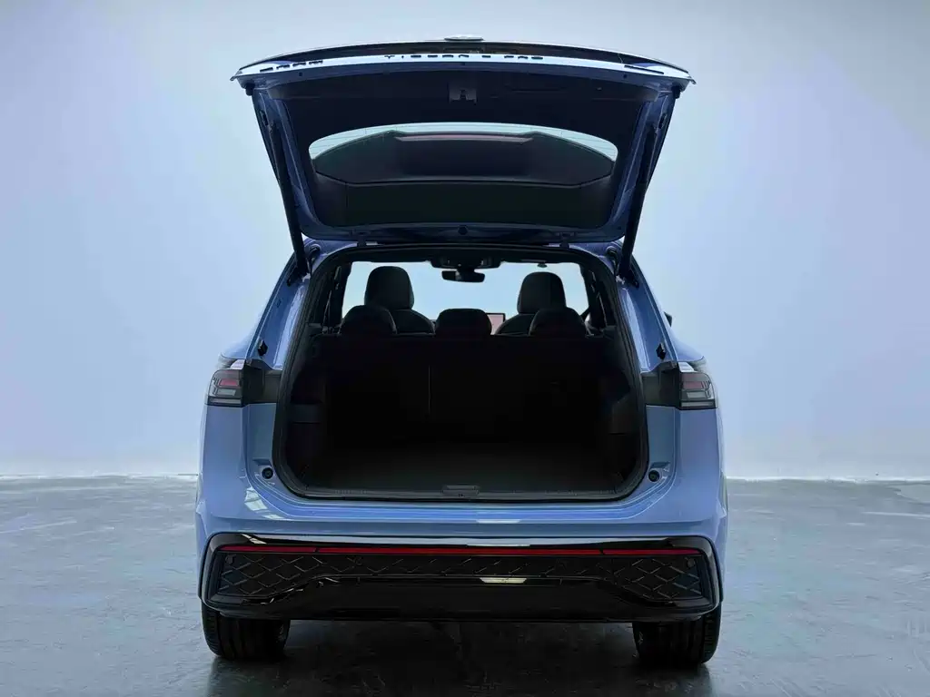 Volkswagen Tiguan L 2024 — фото 11