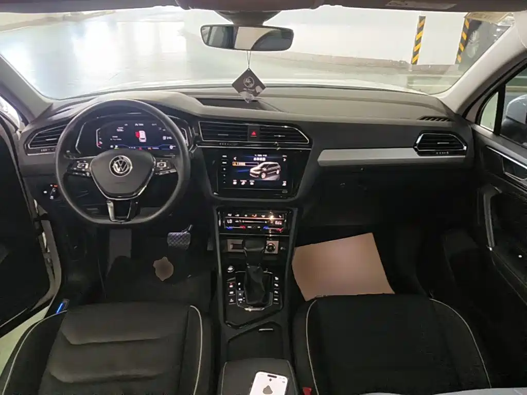 Volkswagen Tiguan L Plug-In Hybrid 2021 — фото 10