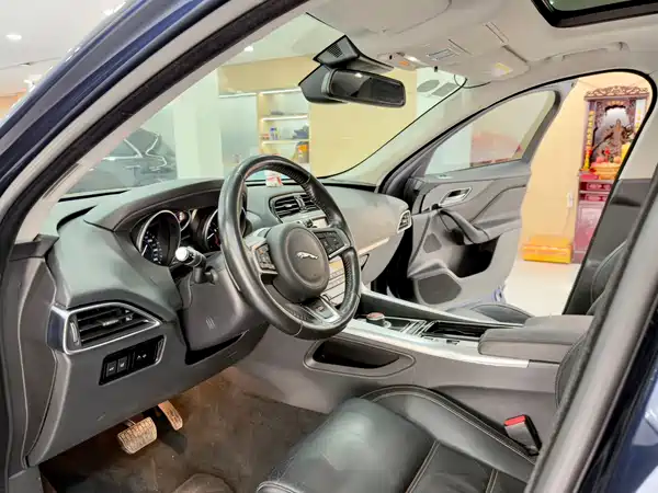Jaguar F-PACE 2018