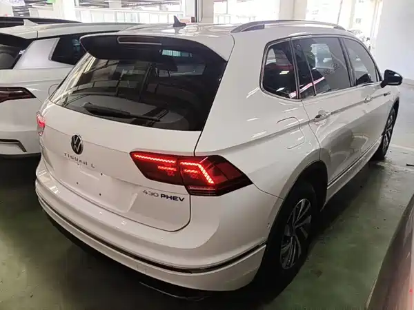 Volkswagen Tiguan L Plug-In Hybrid 2021
