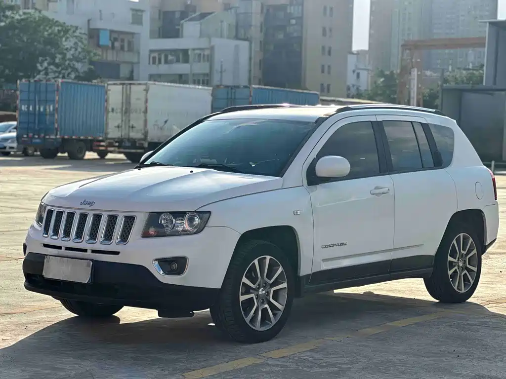Jeep Compass 2014 — фото 1