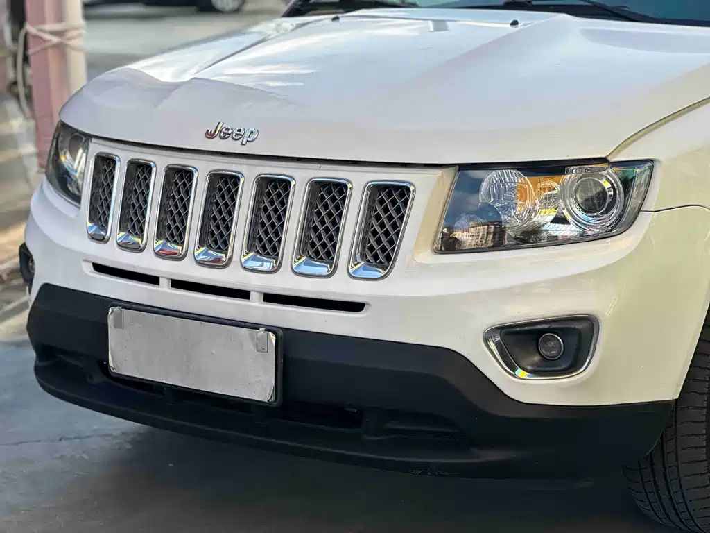 Jeep Compass 2014 — фото 10