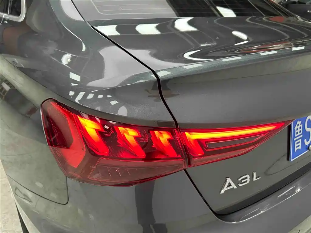 Audi A3 2023 — фото 18