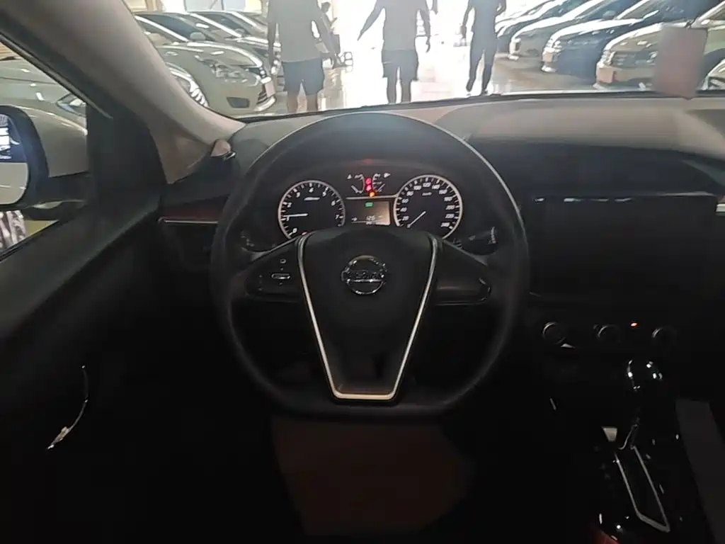 Nissan Bluebird 2019 — фото 11