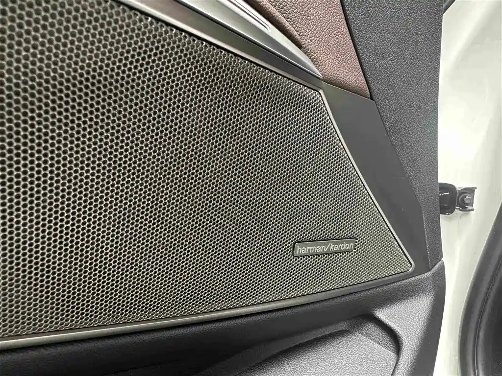 BMW 3 Series 2020 — фото 18