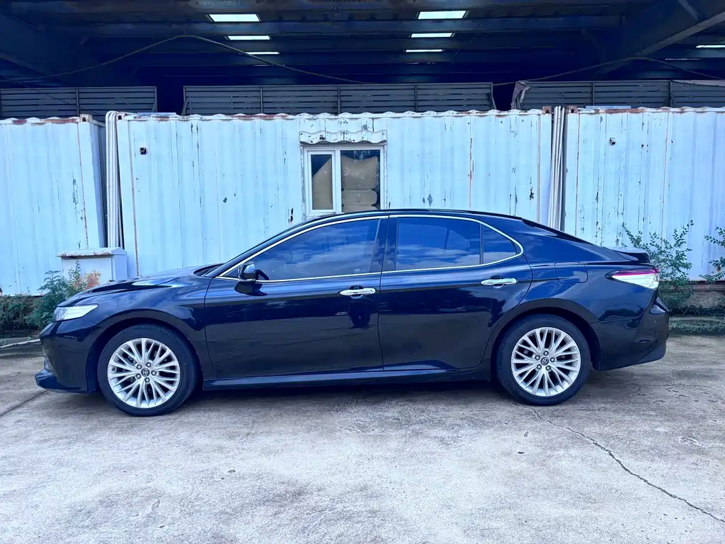 Toyota Camry 2019 — фото 4