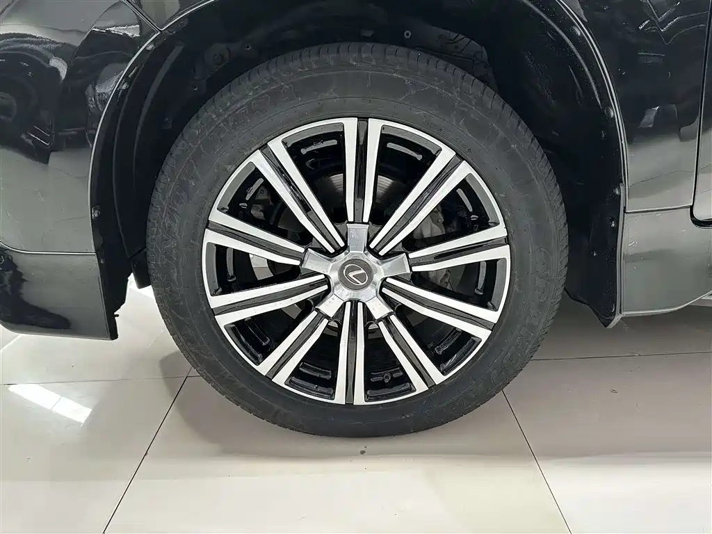 Lexus LX 2017 — фото 5