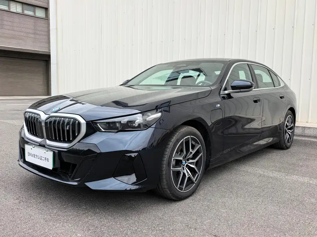 BMW i5 2025 — фото 1