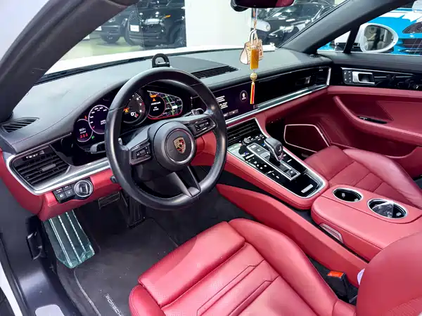 Porsche Panamera 2023