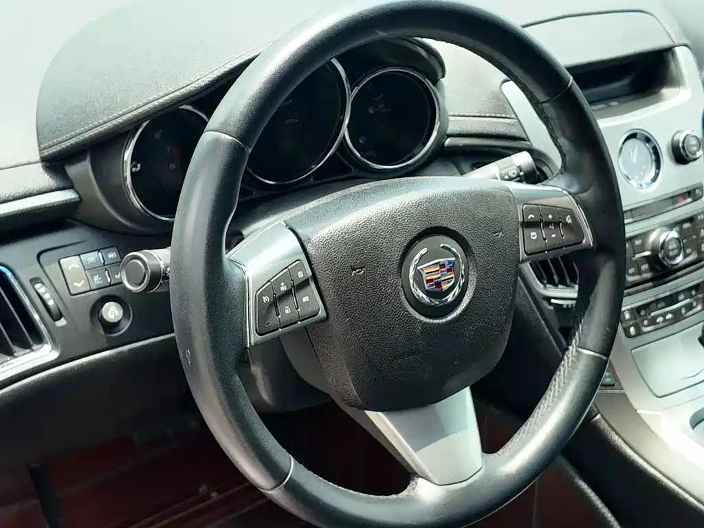 Cadillac CTS 2013 — фото 38