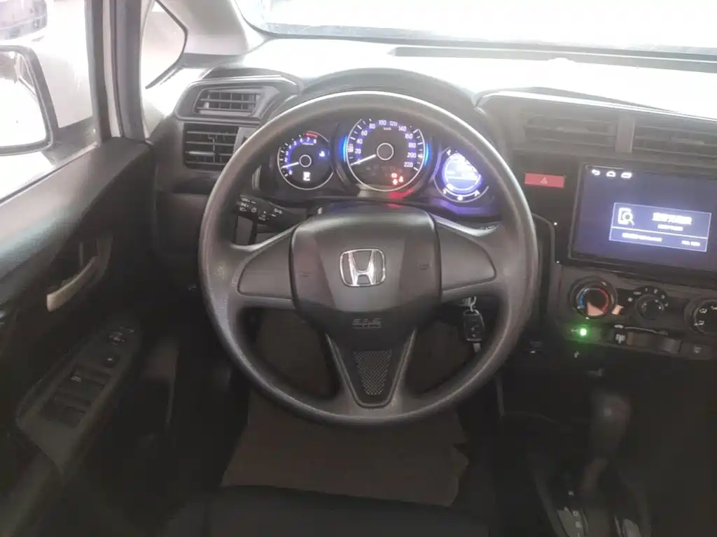 Honda Fit 2017 — фото 11
