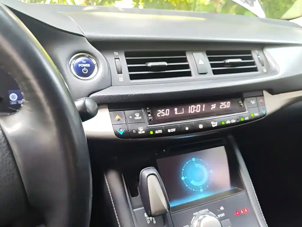 Lexus CT 2014 — фото 13