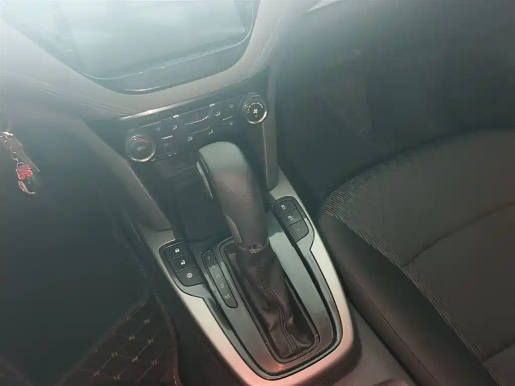 Chevrolet Malibu 2018 — фото 14