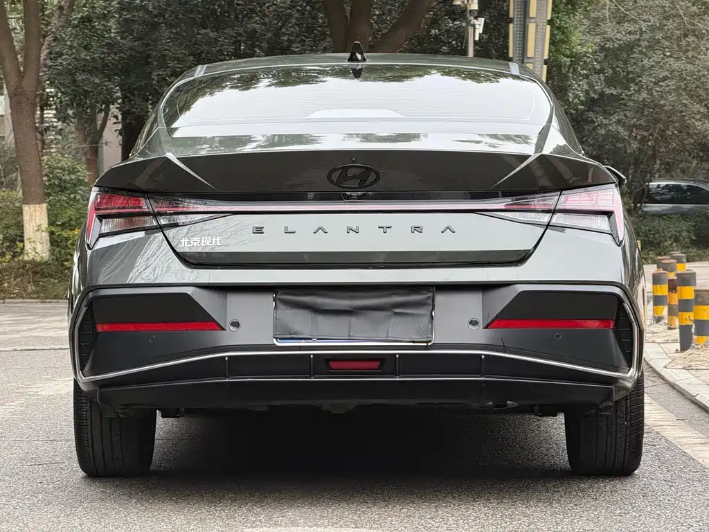 Hyundai Elantra 2024