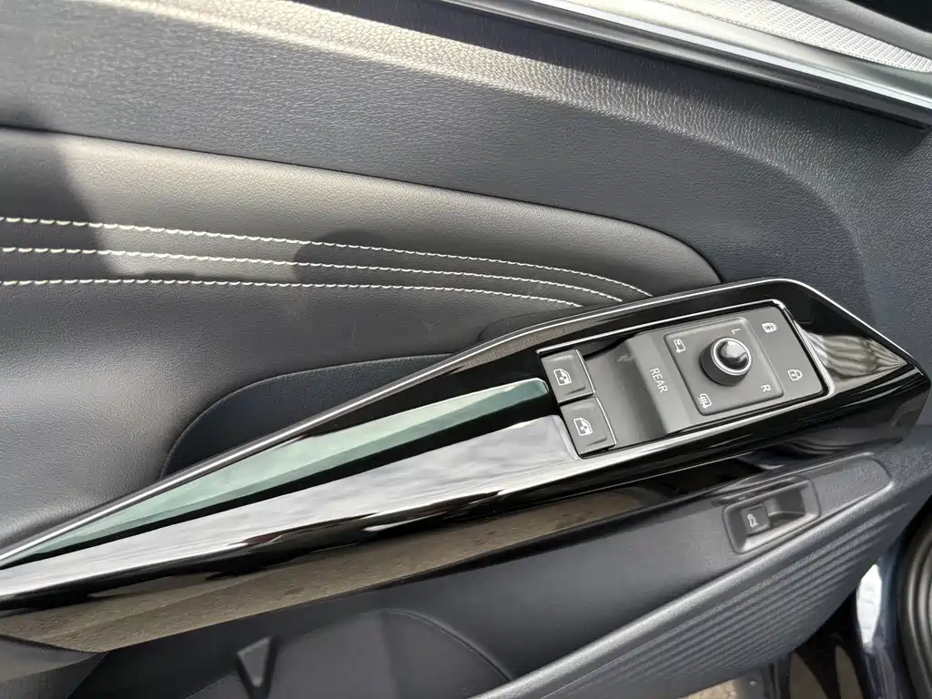 Volkswagen ID.4 Crozz — фото 11