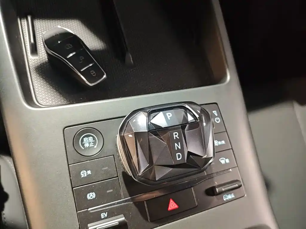 BYD Qin PLUS 2025 — фото 14