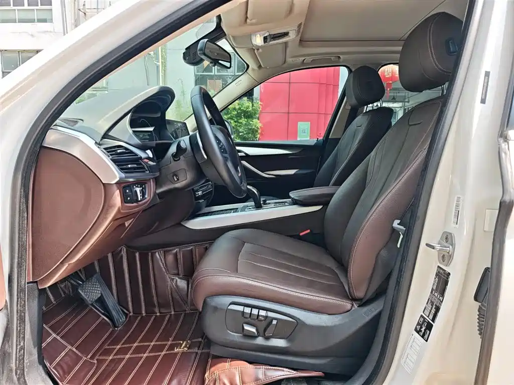 BMW X5 2018 — фото 11